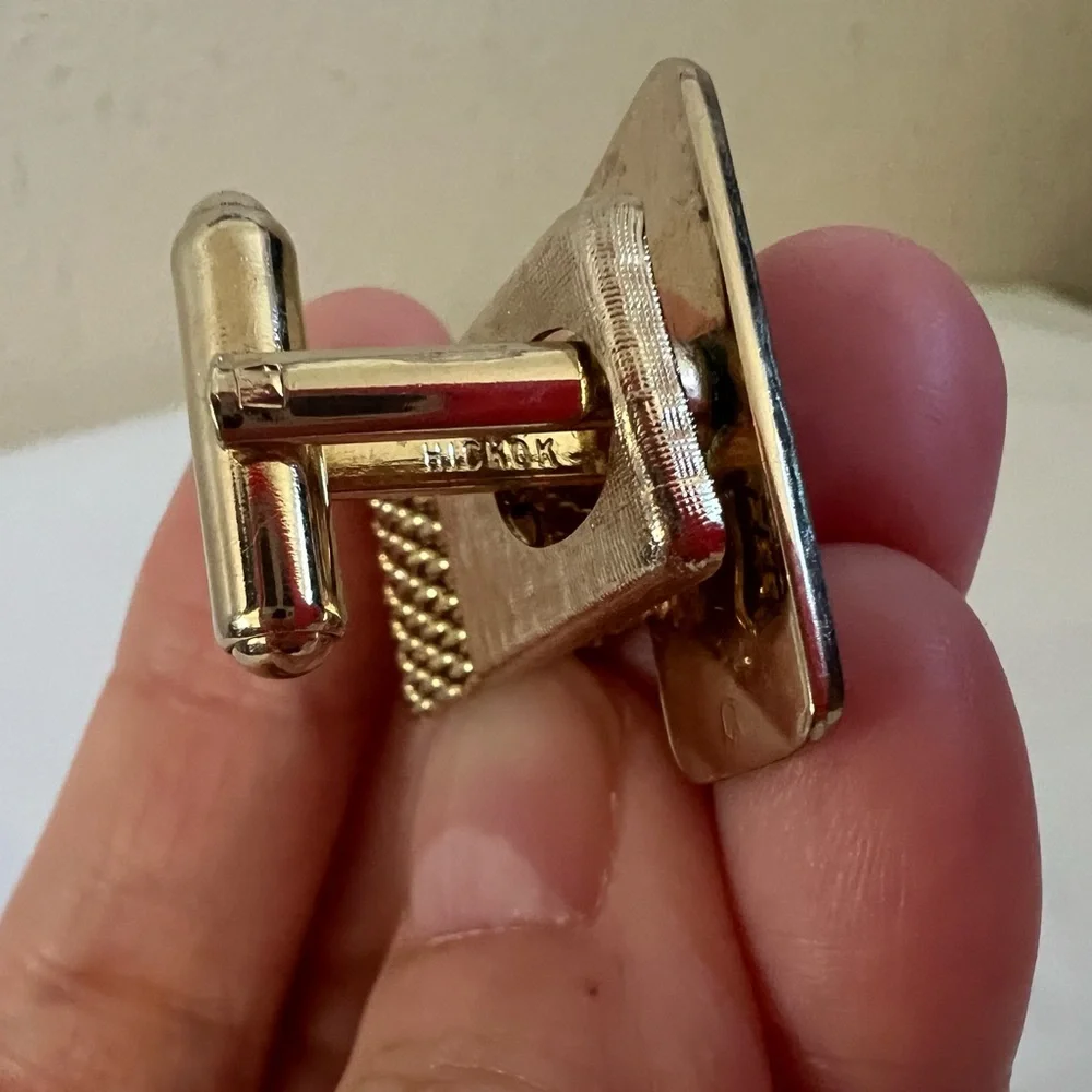 Vintage Hickok USA Gold Tone Mesh Wrap Cufflinks Rectangular Mid Century